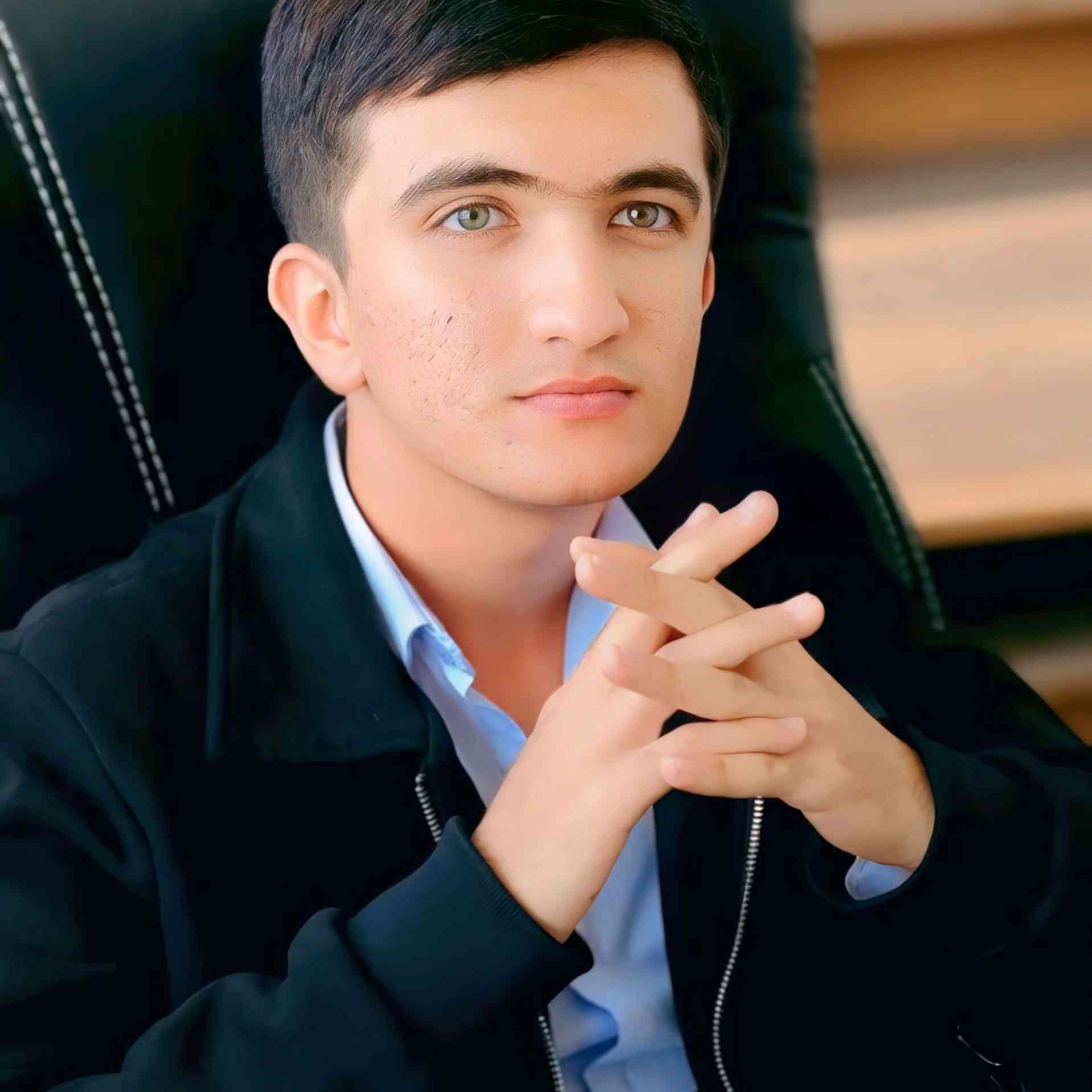 Азизбек Нодирович Suvonov